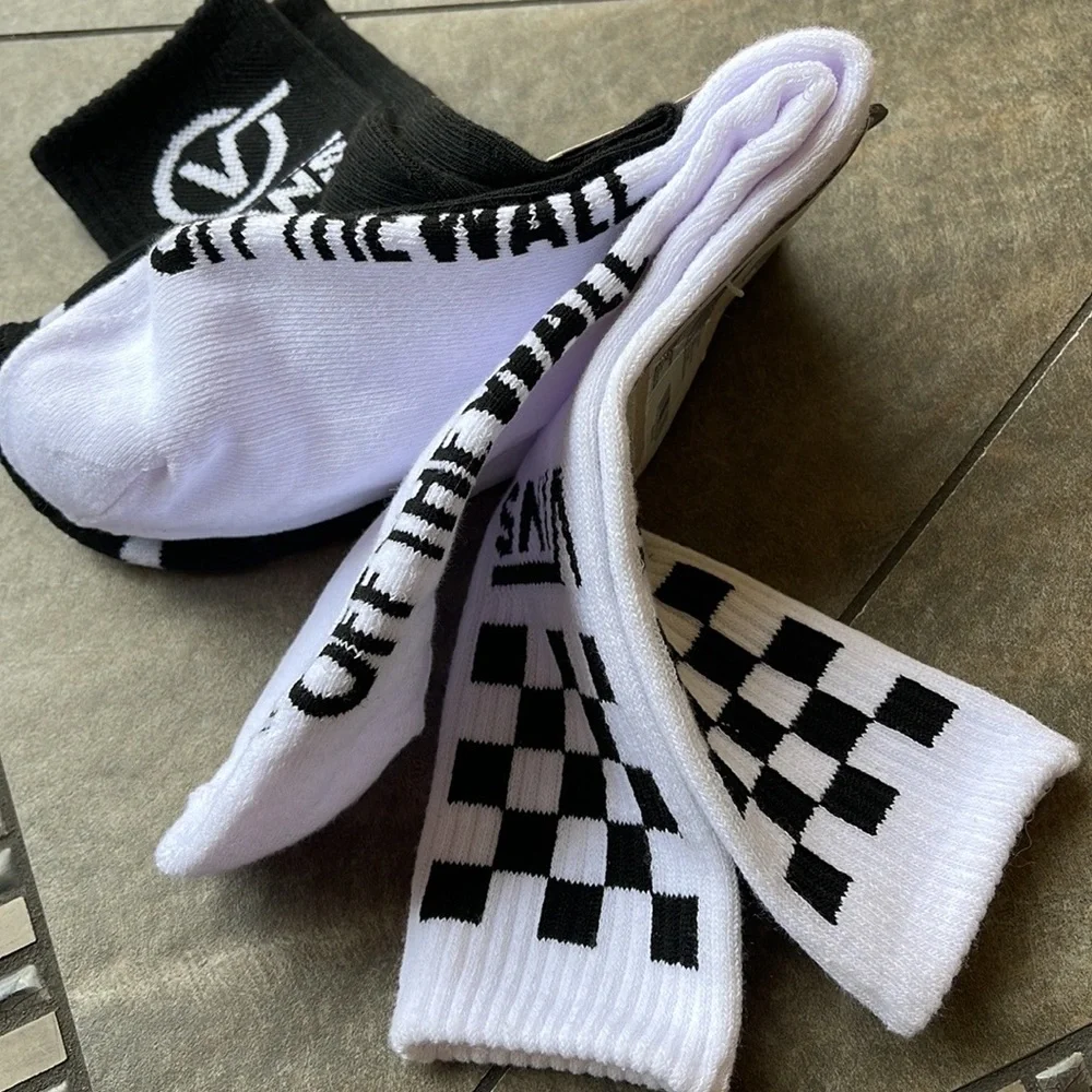 VANS “Off The Wall” Men’s 2 socks set
NWT - Picture 16 of 16